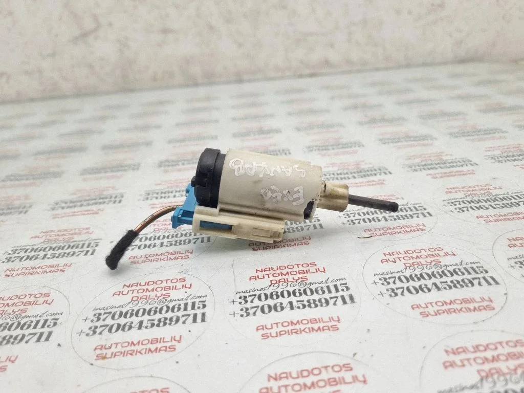 Siduripedaali andur – Seat Exeo (3R) (2008-2013)