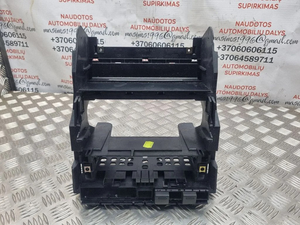 Radio/GPS head unit trim – Audi A4 S4 B7 8E 8H (2005-2008)