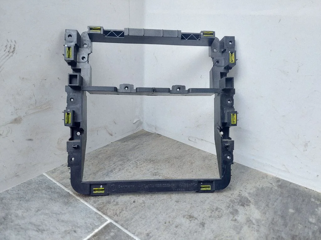 Radio/GPS head unit trim 1T0858005A