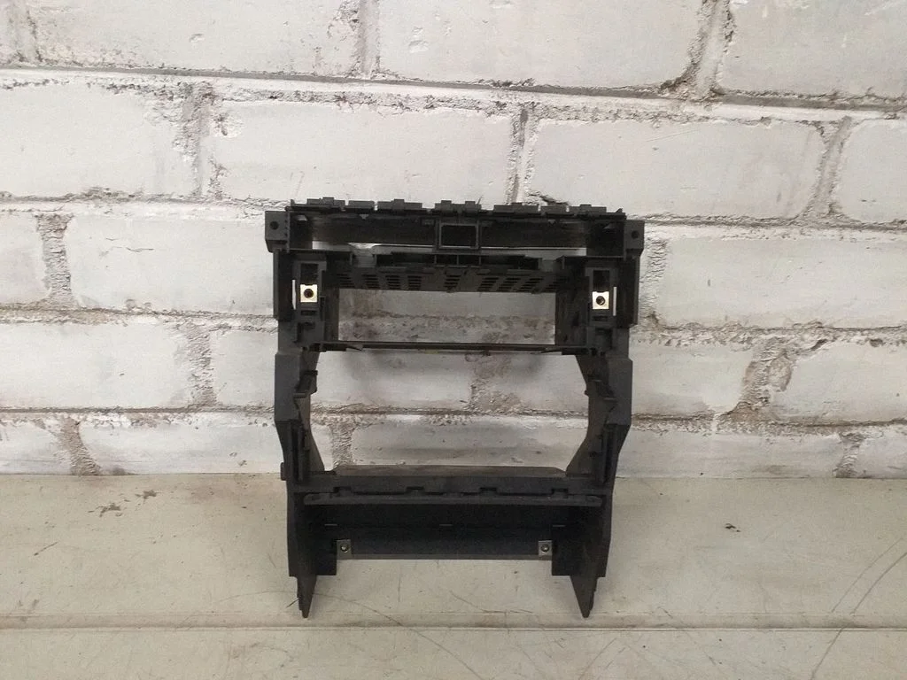 Radio/GPS head unit trim – Audi A4 S4 B6 8E 8H (2001-2005)