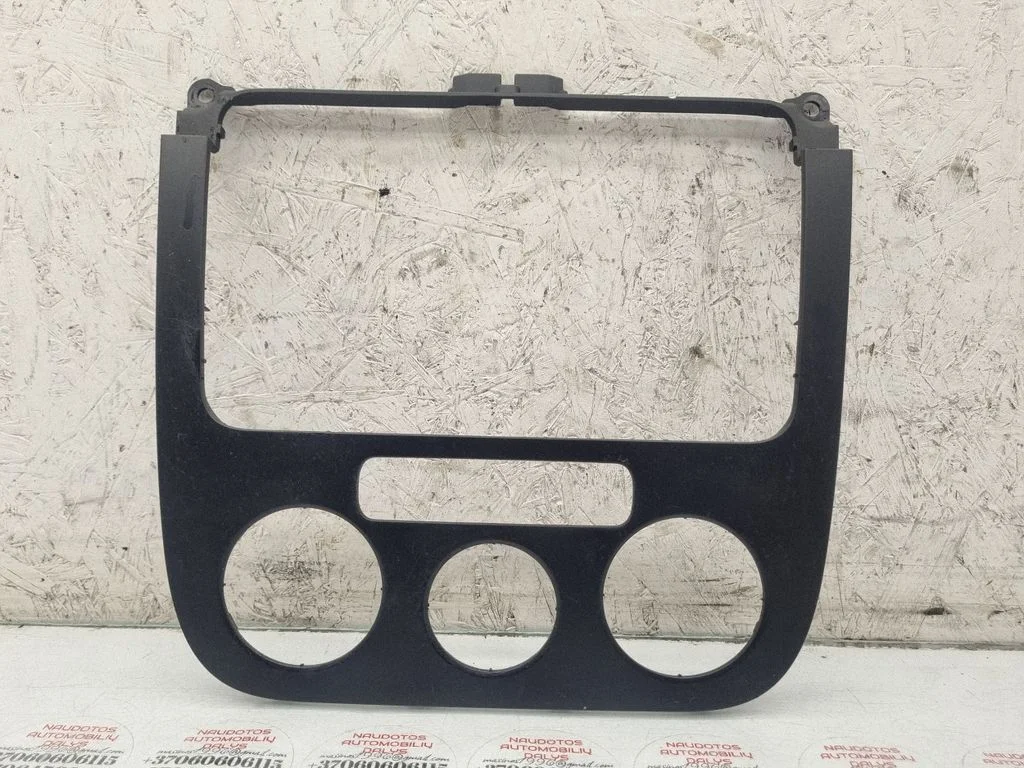 Radio/GPS head unit trim 1K0858071B