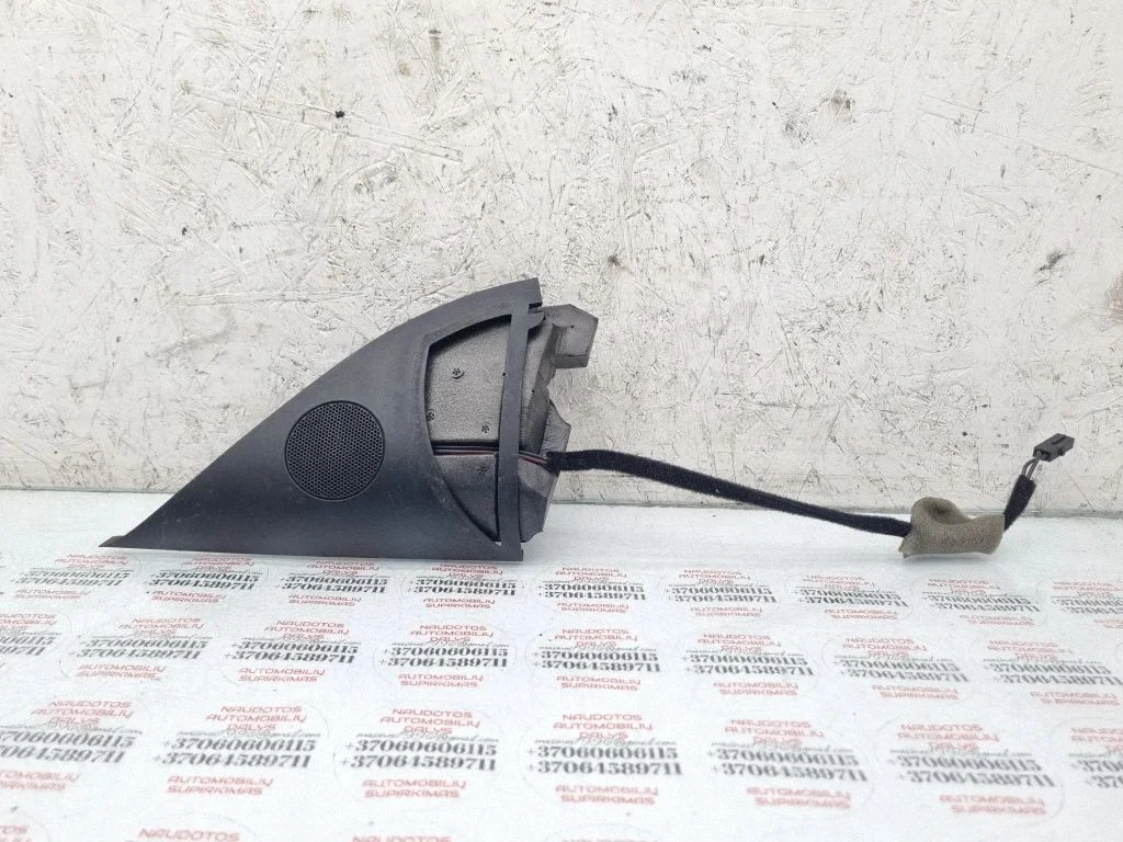 Front door high frequency speaker 7L6837985D