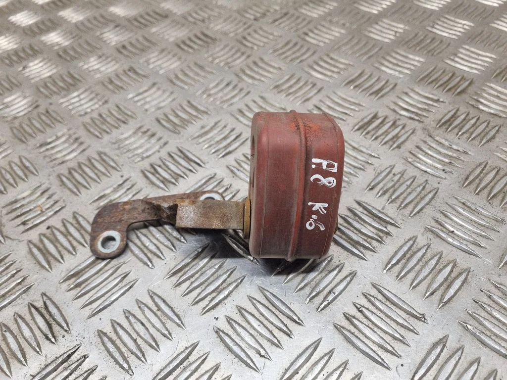 Summuti kinnitus/ hoidik – Audi A8 S8 D3 4E (2002-2009)