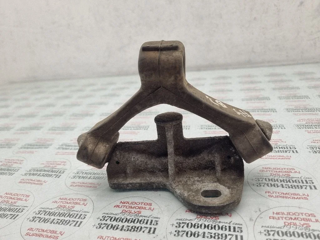 Summuti kinnitus/ hoidik – Audi A4 S4 B7 8E 8H (2005-2008)