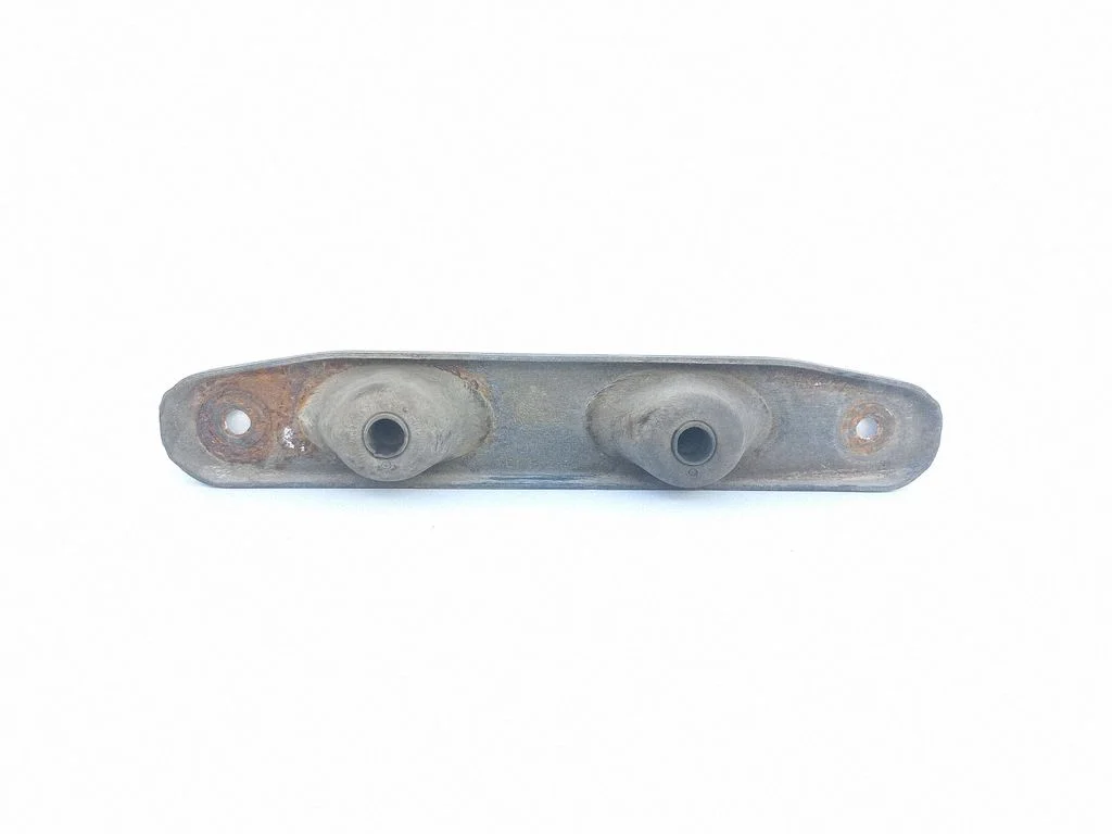 Muffler mount bracket/holder – Volkswagen Touran I (2003-2010)
