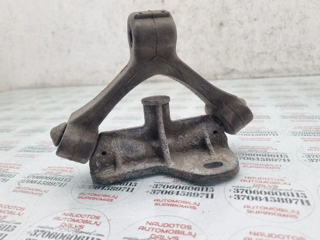 Summuti kinnitus/ hoidik – Audi A4 S4 B6 8E 8H (2001-2005)