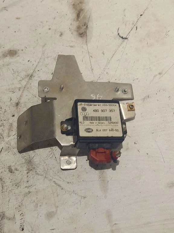 Light module LCM 4B0907357
