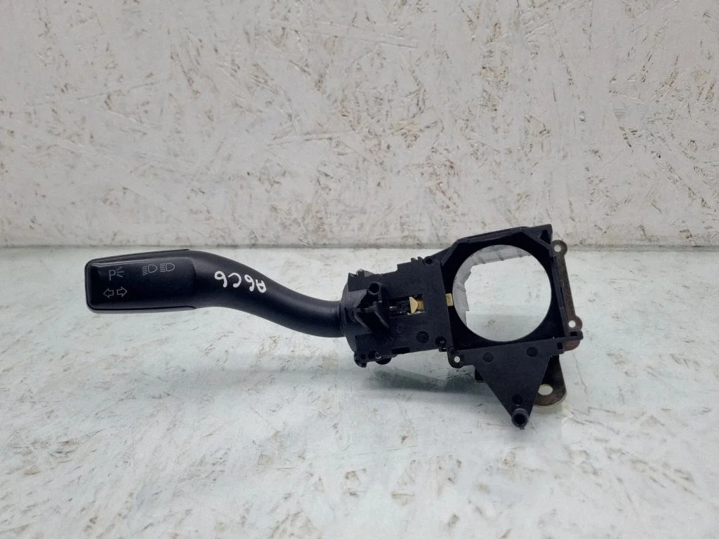 Suunatulede/tulede hoob – Audi A6 Allroad C6 (2006-2011)