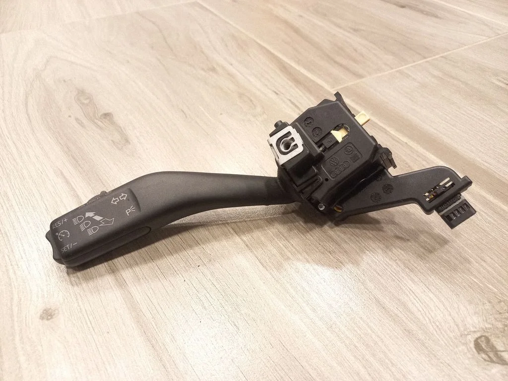 Indicator stalk – Volkswagen Touran I (2003-2010)