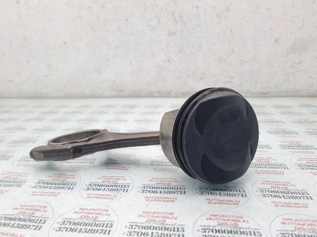 Piston with connecting rod 84P43
