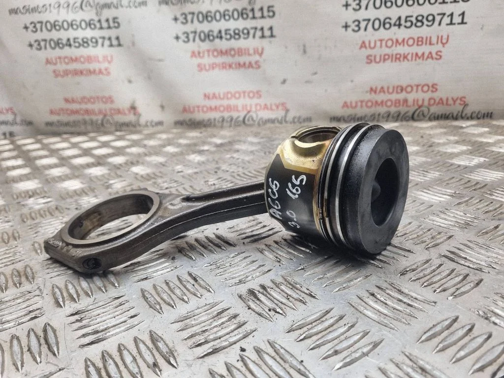Tłok z korbowodem 059AA