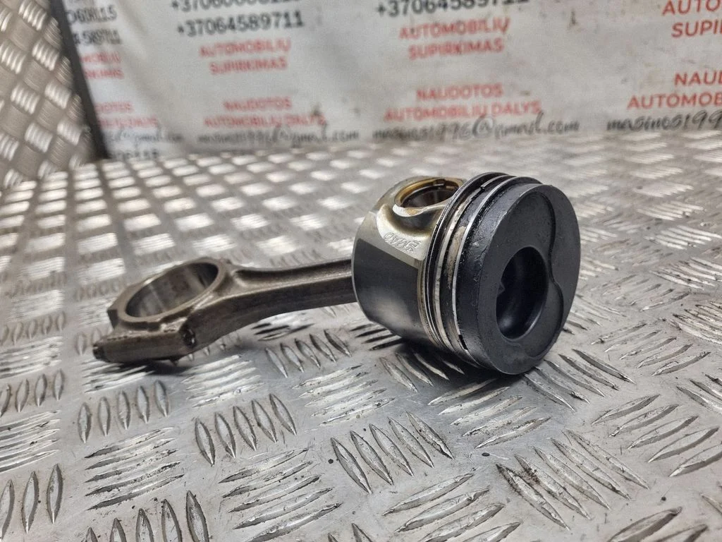 Piston with connecting rod – Volkswagen Passat B5.5 (2001-2005)