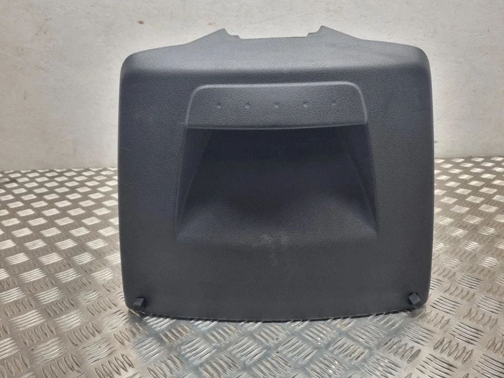 Tailgate trim 5Z0867608