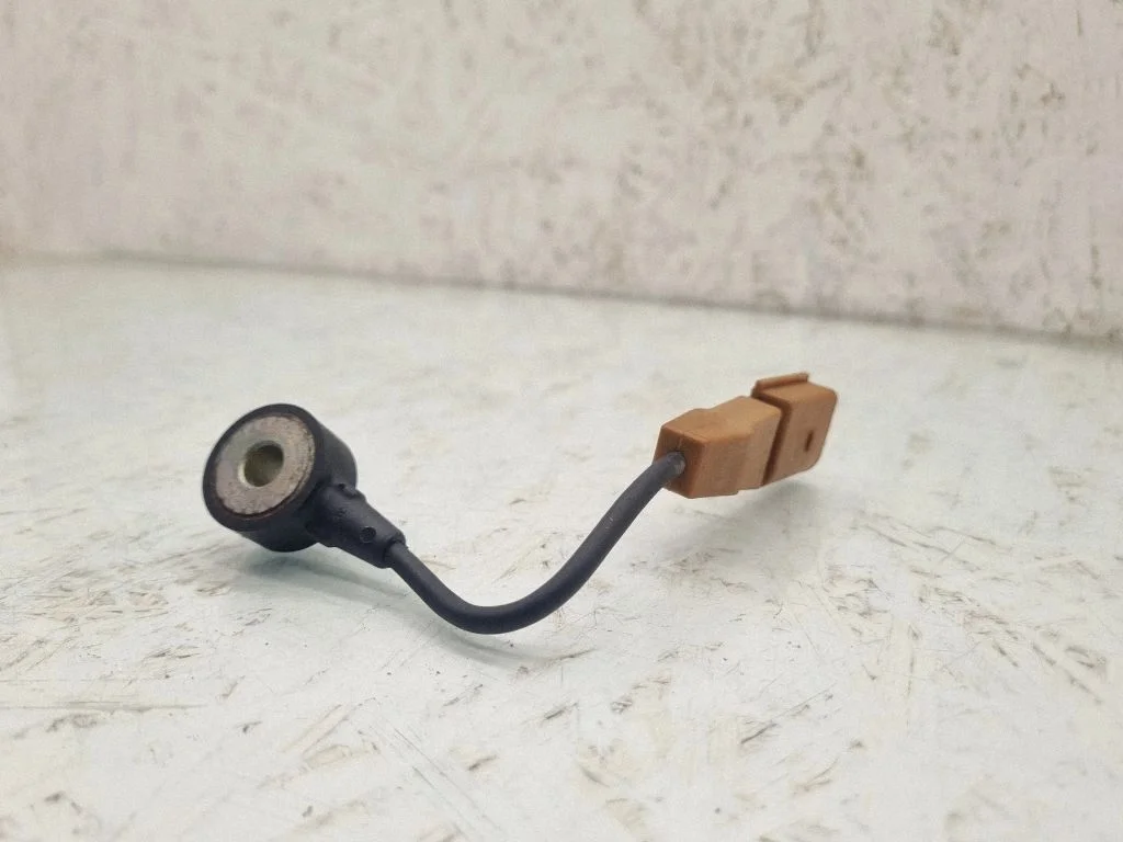Detonation knock sensor 06F905377
