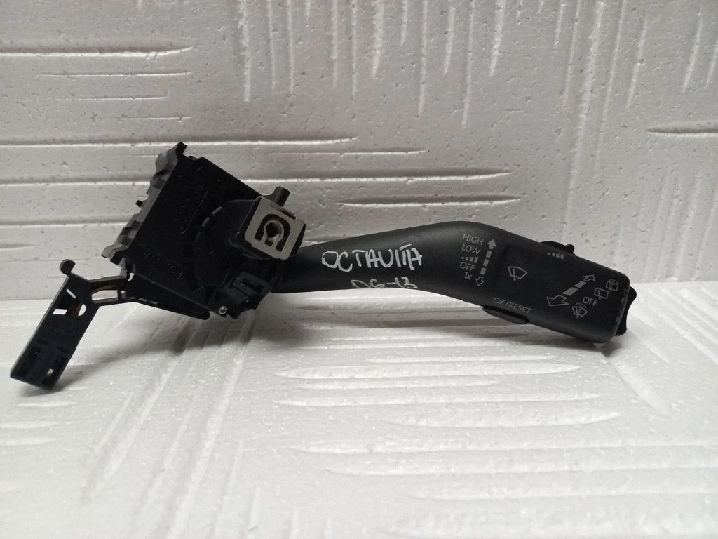 Wiper control stalk – Skoda Octavia Mk2 (1Z) (2004-2013)