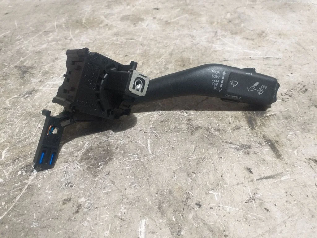 Wiper control stalk – Skoda Octavia Mk2 (1Z) (2004-2013)