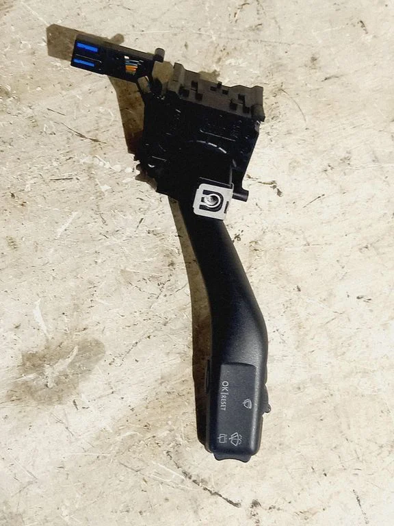 Wiper control stalk – Skoda Octavia Mk2 (1Z) (2004-2013)