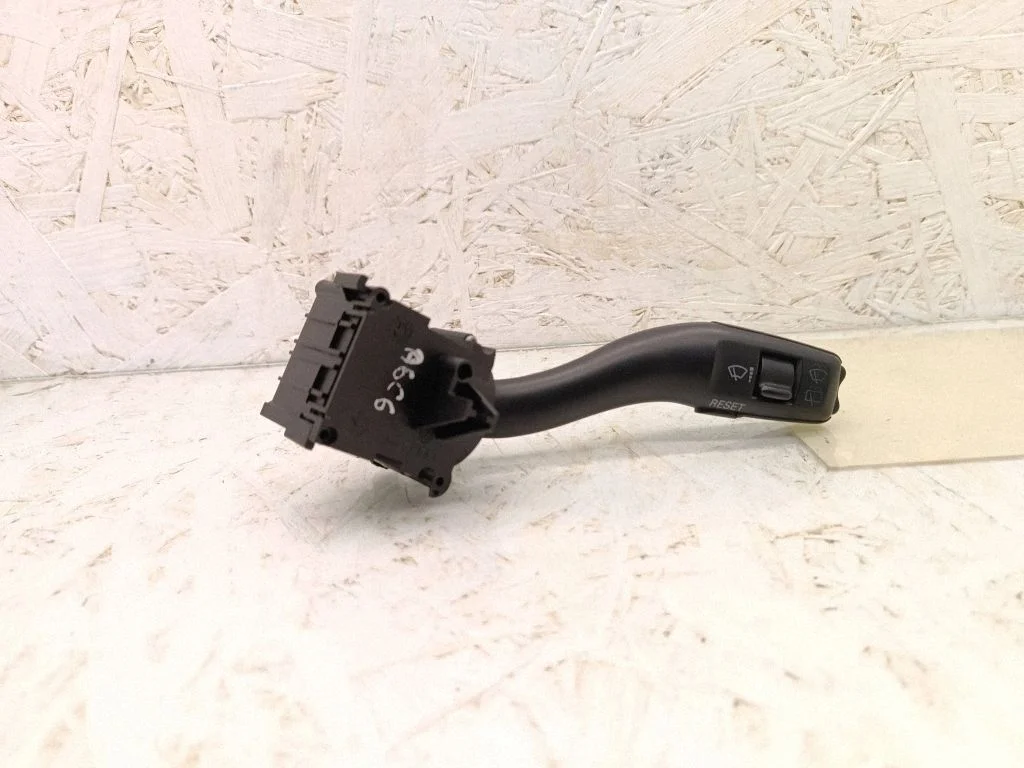 Klaasipuhastite hoob – Audi A6 Allroad C6 (2006-2011)