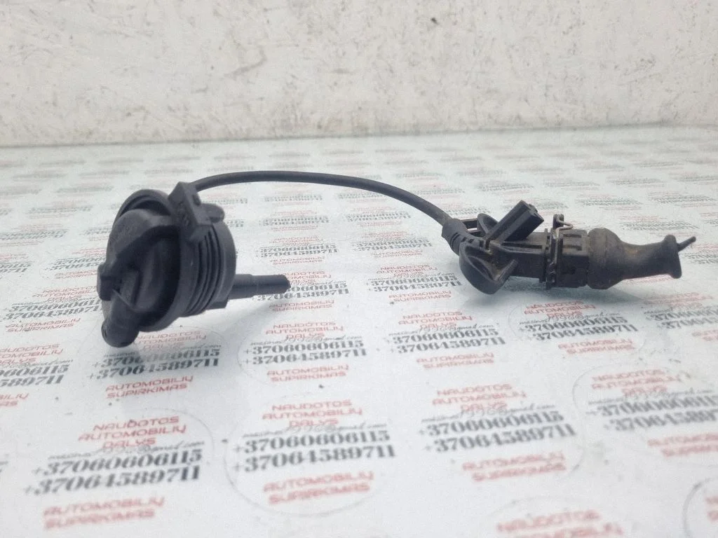 Reversing light switch sensor – Volkswagen Passat B5 (1997-2000)