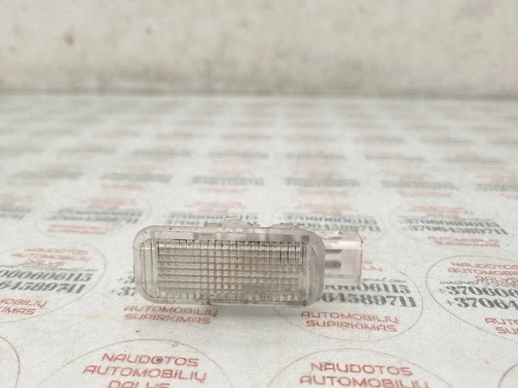 Cits salona lukturis – Audi A4 Allroad B8 (2008-2016)