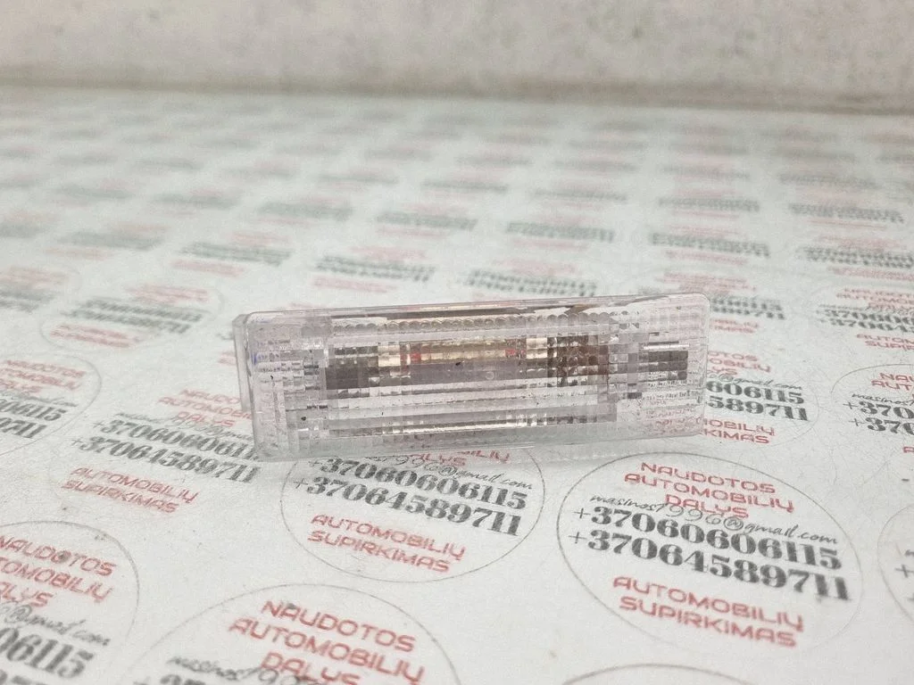 Inna lampka wnętrza 7L6947101A