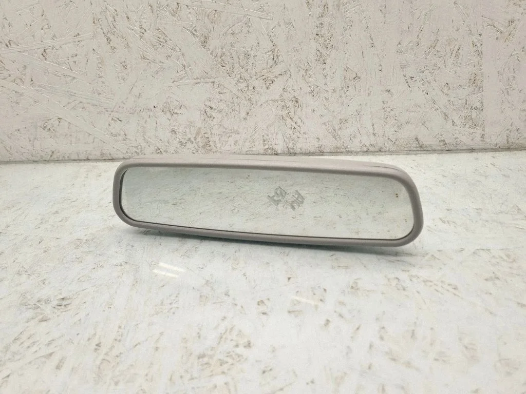 Rear view mirror (interior) 010590