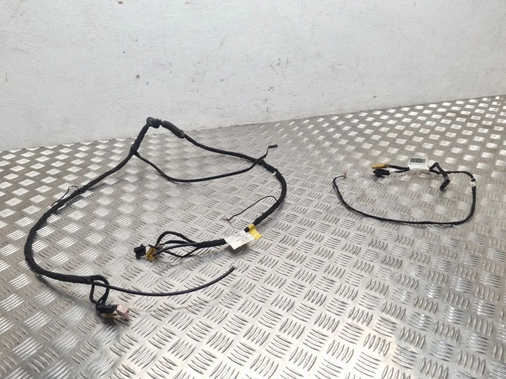Tailgate/trunk wiring harness 5Z1971147B