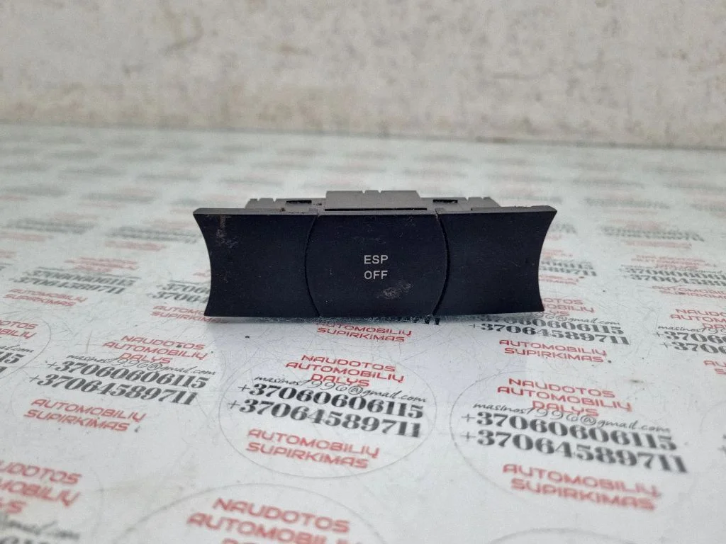 ESP (stability program) switch – Volkswagen Touareg I (2002-2010)