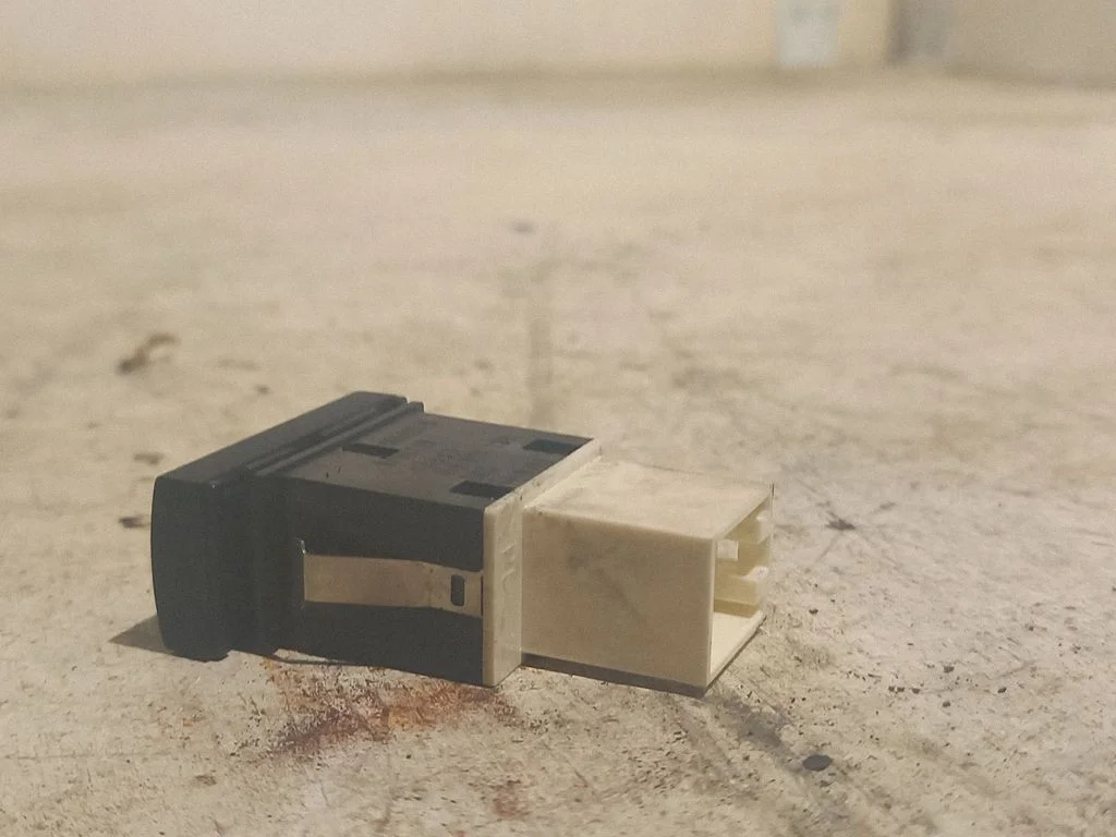 ESP (stability program) switch – Audi A6 Allroad C5 (1999-2005)