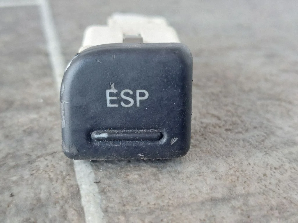 ESP (stability program) switch – Audi A4 S4 B6 8E 8H (2001-2005)