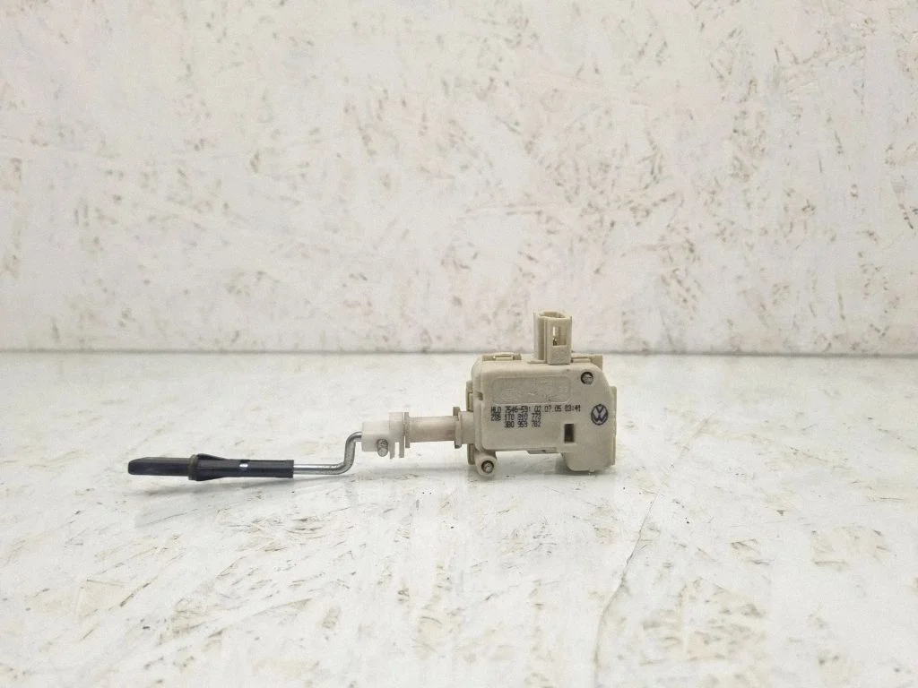 Central locking motor – Volkswagen Touran I (2003-2010)