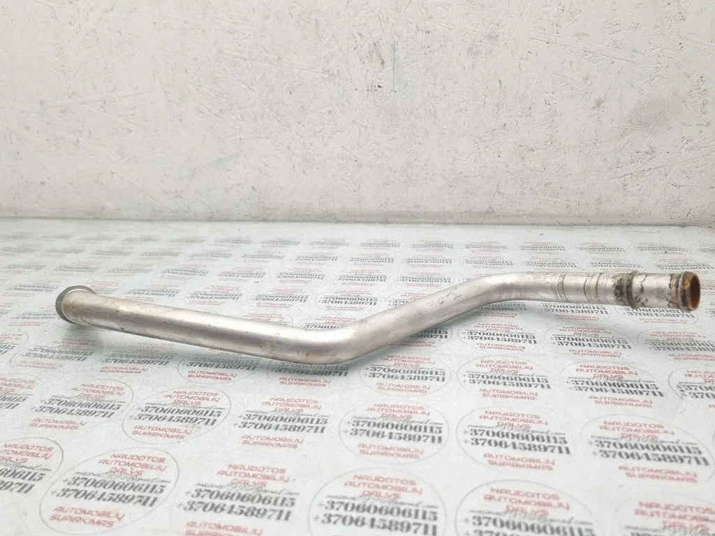 Küttekeha radiaatori toru / voolik – Audi A4 S4 B6 8E 8H (2001-2005)