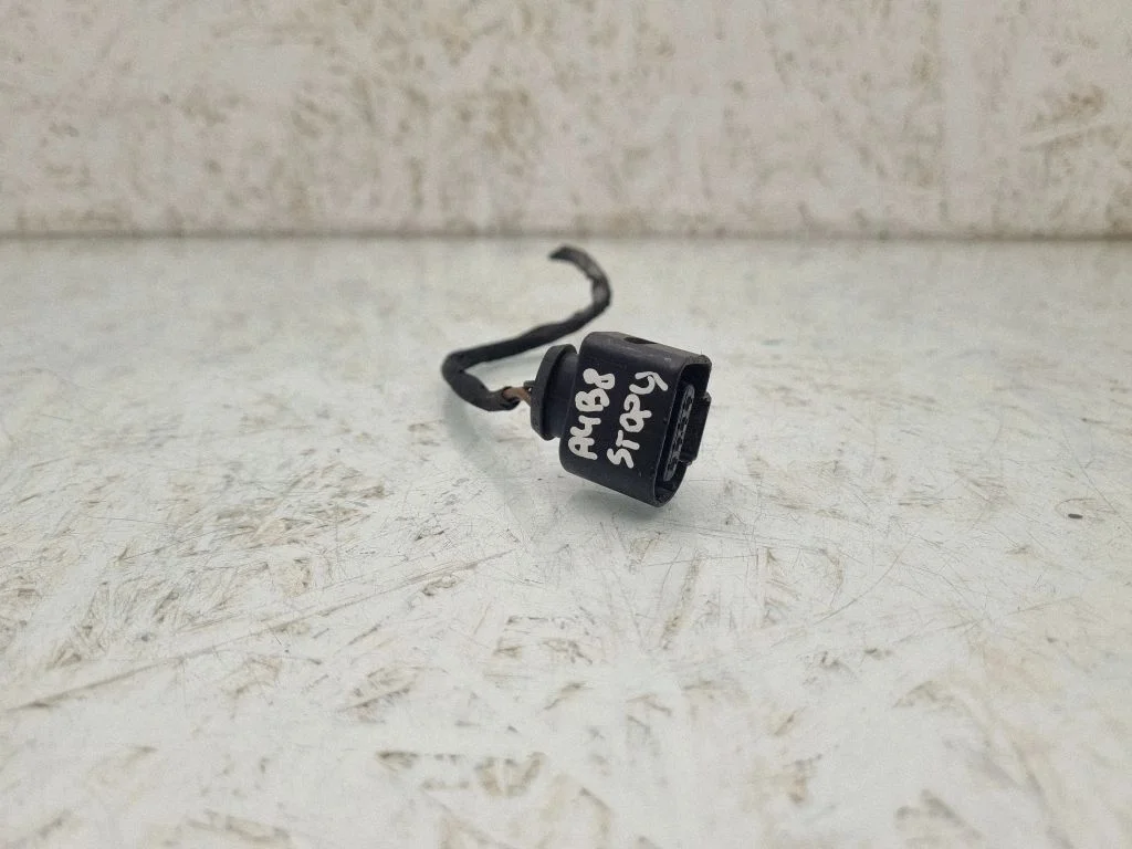 Muud juhtmed / juhtmestik 8K0973704
