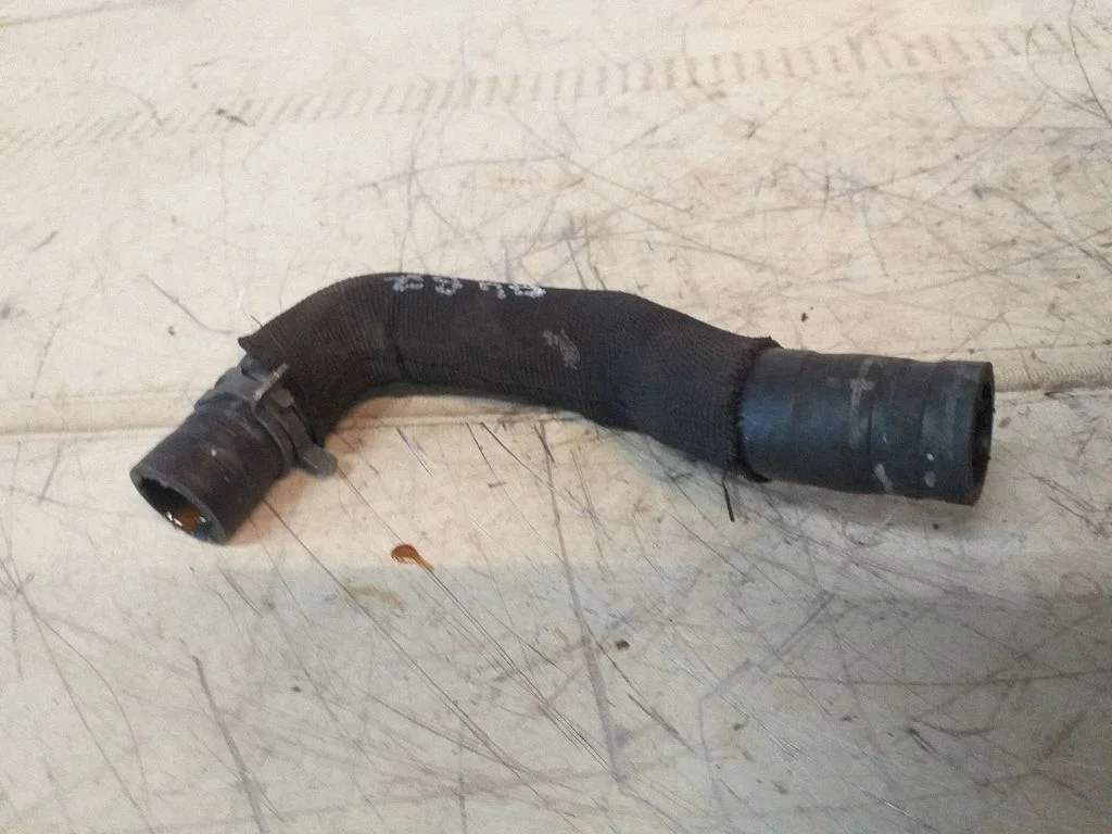 Küttekeha radiaatori toru / voolik – Audi A4 S4 B7 8E 8H (2005-2008)