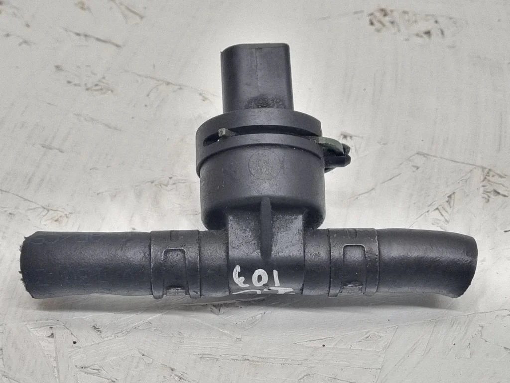 Fuel temperature sensor – Audi A6 Allroad C6 (2006-2011)