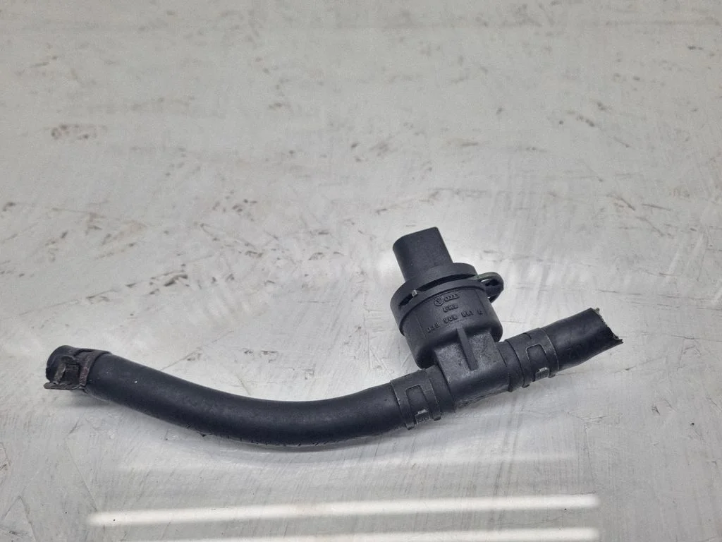Fuel temperature sensor – Volkswagen Passat B5.5 (2001-2005)