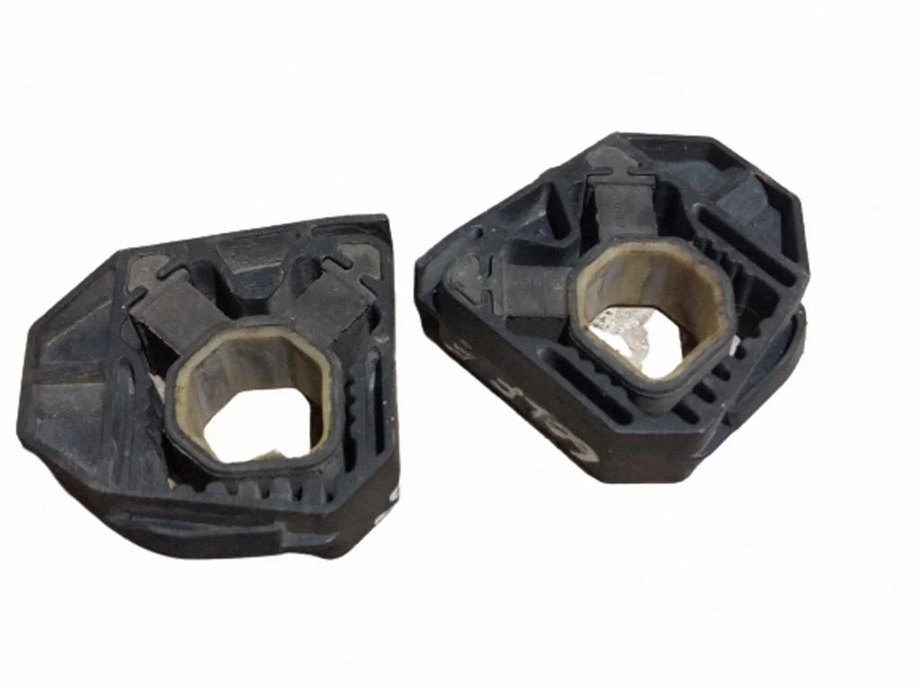 Radiator mount bracket 1Z0121387