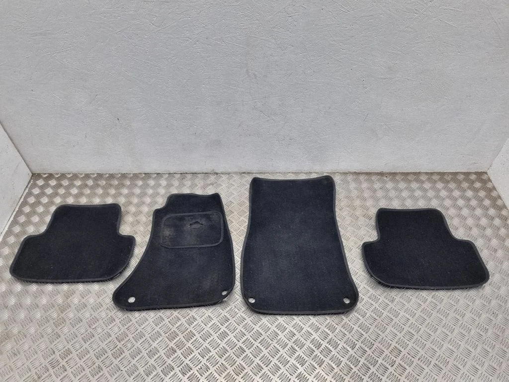 Car floor mat set – Audi A4 Allroad B8 (2008-2016)