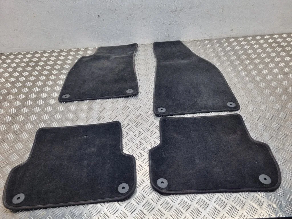 Car floor mat set – Seat Exeo (3R) (2008-2013)