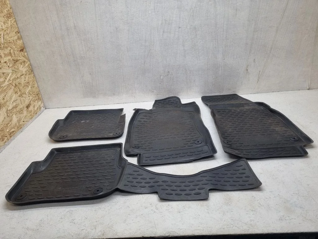 Car floor mat set – Audi A6 Allroad C6 (2006-2011)