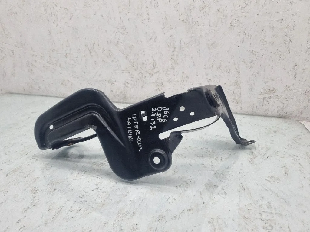 Intercooler pipe mounting bracket – Audi A6 Allroad C6 (2006-2011)