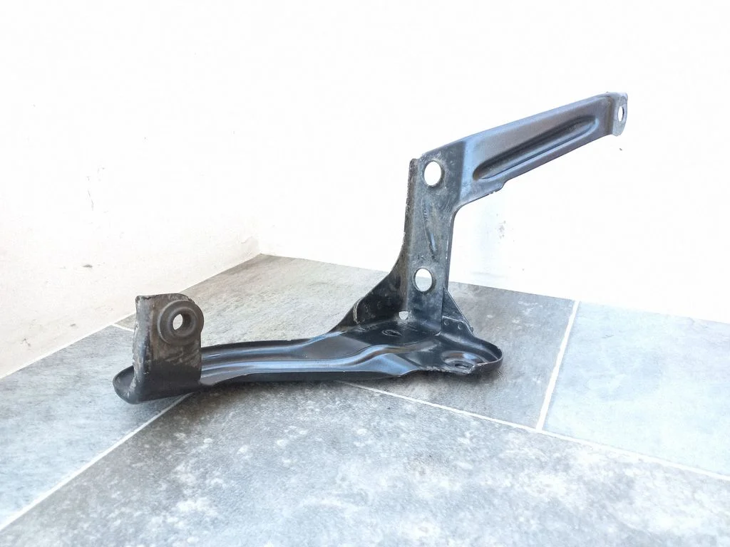 Intercooler pipe mounting bracket – Audi A6 Allroad C6 (2006-2011)