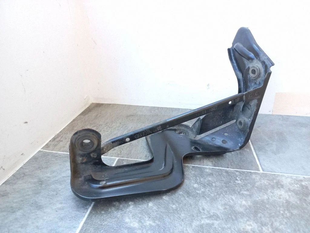 Intercooler pipe mounting bracket – Audi A6 Allroad C6 (2006-2011)
