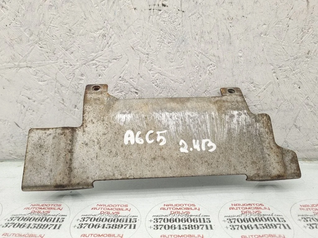 Exhaust heat shield 078253008B