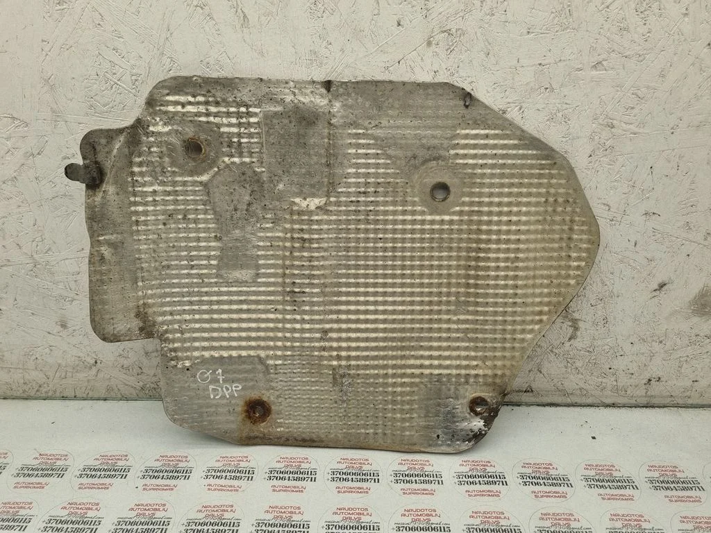 Väljalaske soojusisolatsioon (kuumakaitse) – Audi Q7 4L (2005-2015)