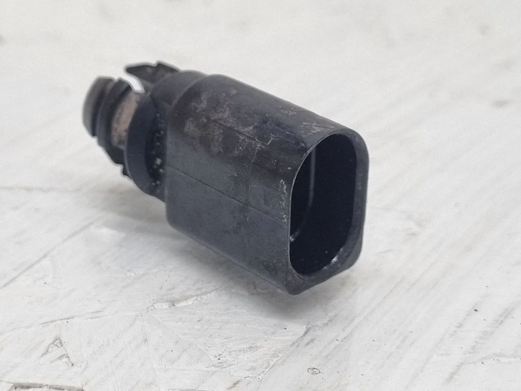 Outside/exterior temperature sensor – Volkswagen Golf Plus (2005-2013)