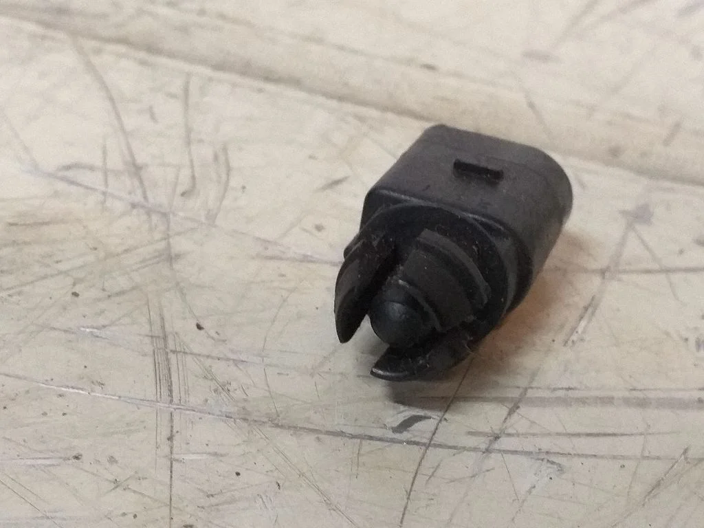 Outside/exterior temperature sensor – Audi A4 S4 B7 8E 8H (2005-2008)