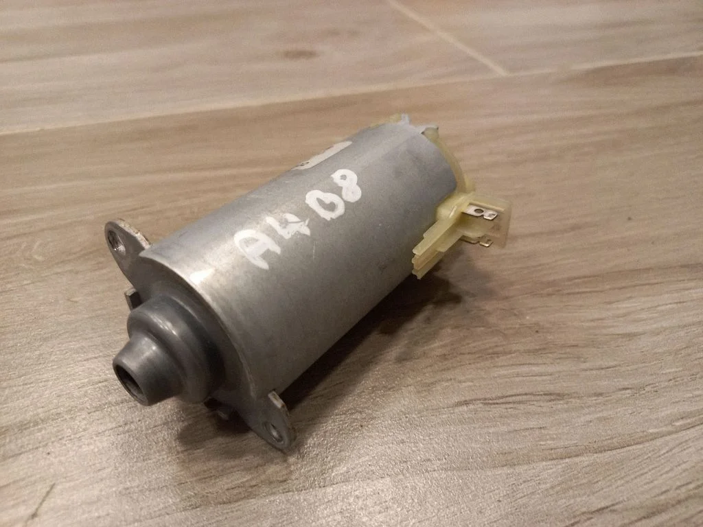 Seat adjustment motor – Audi A4 Allroad B8 (2008-2016)