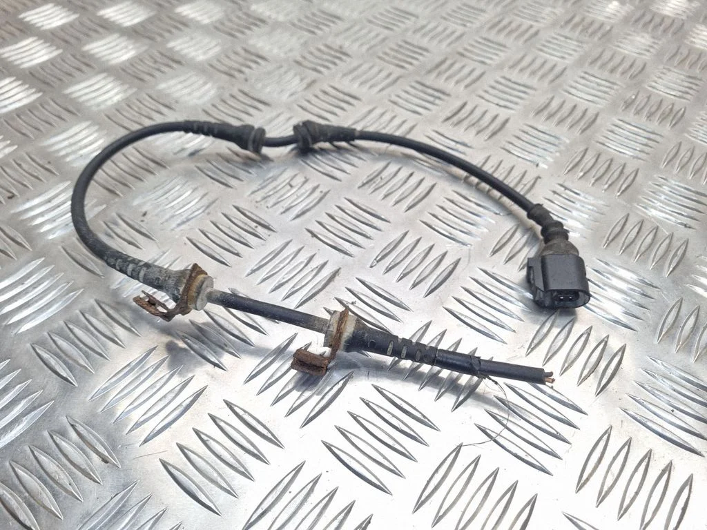 Rear ABS sensor wiring – Volkswagen Passat CC (2008-2016)