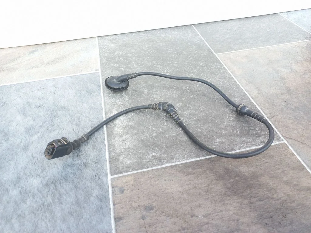 Rear ABS sensor wiring – Volkswagen Passat CC (2008-2016)